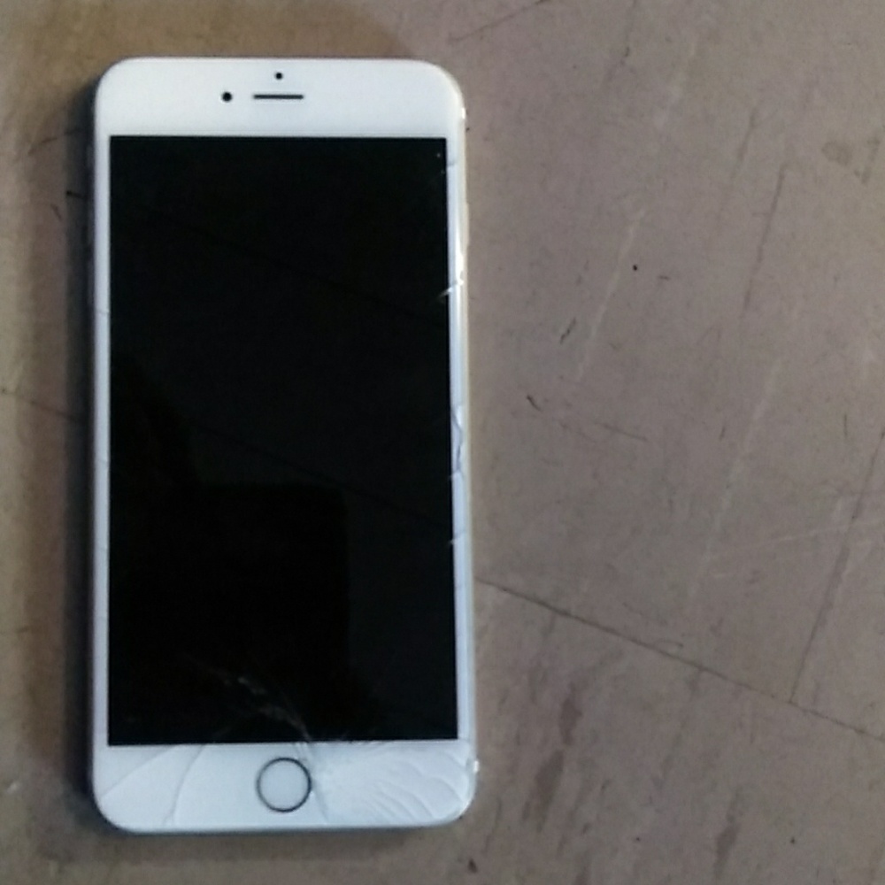 IPhone 6plus - Picture 2 of 3